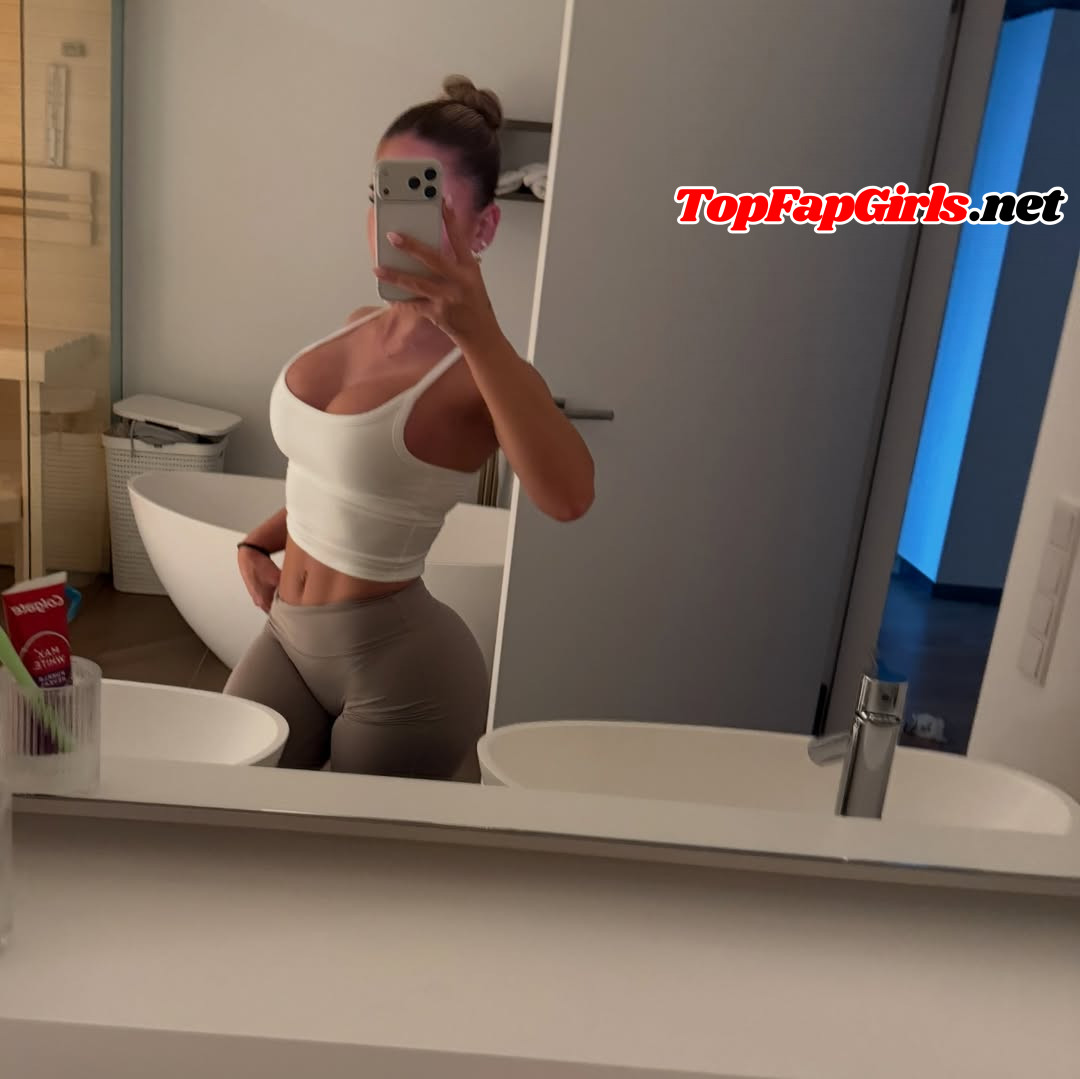 Helenaakln Nude helenakln Leaked helenakln Leaks TopFapGirls Leaks Pics — 8/10