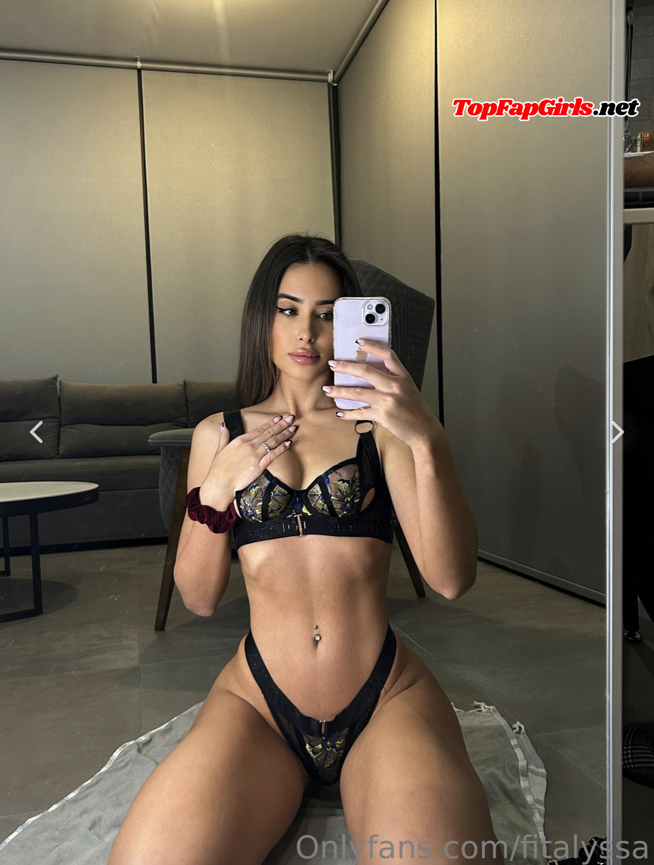 TopFapGirls.net provides exclusive FAP-uncensored OnlyFans Leaked pics for free. | Alyssadvs aka unknowncrush OnlyFans Leaks Pics 02