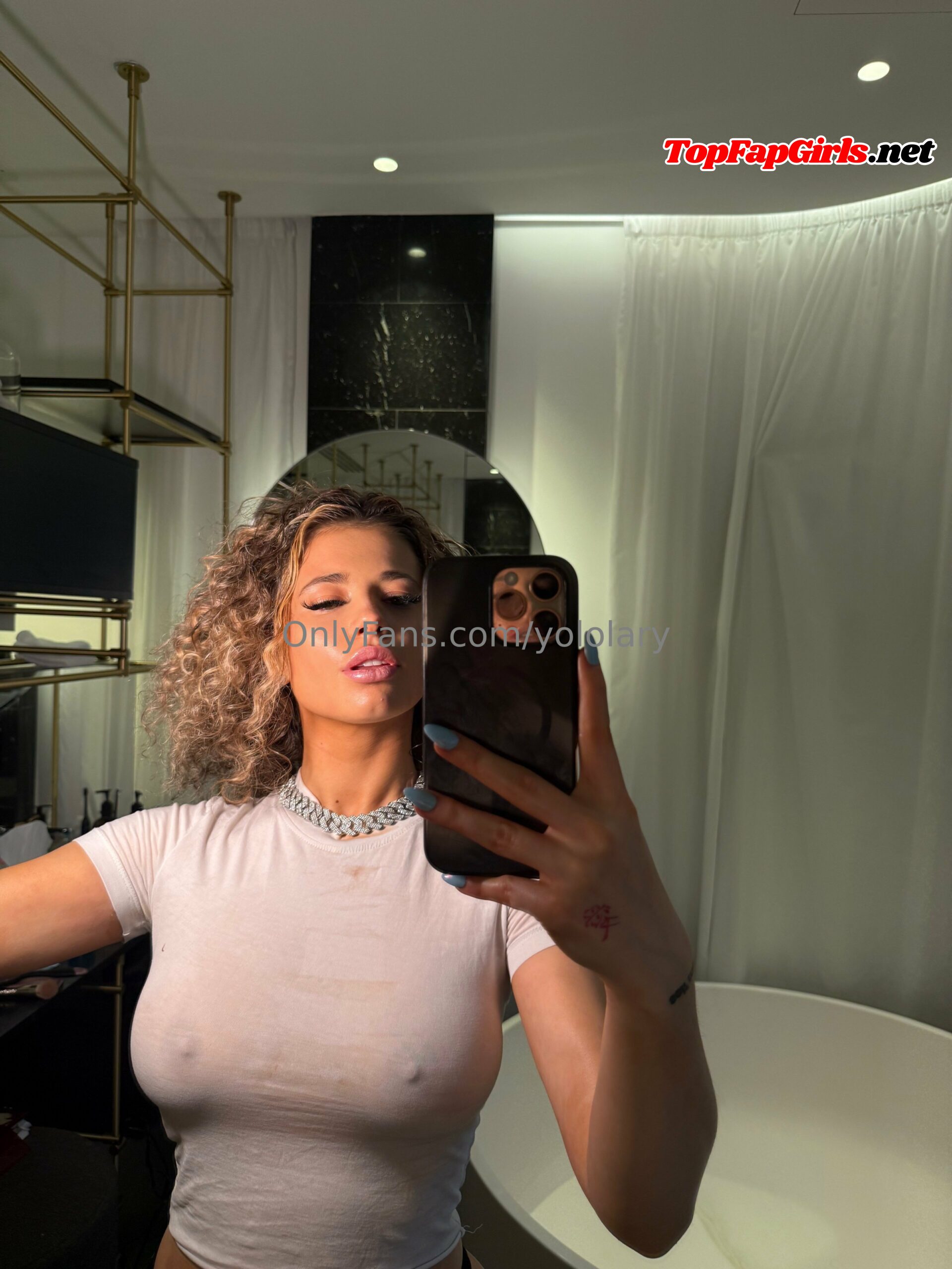 TopFapGirls.net provides exclusive FAP-uncensored OnlyFans Leaked pics for free. | Yololary aka yoloschnitzel OnlyFans Leaks Pics 11 scaled